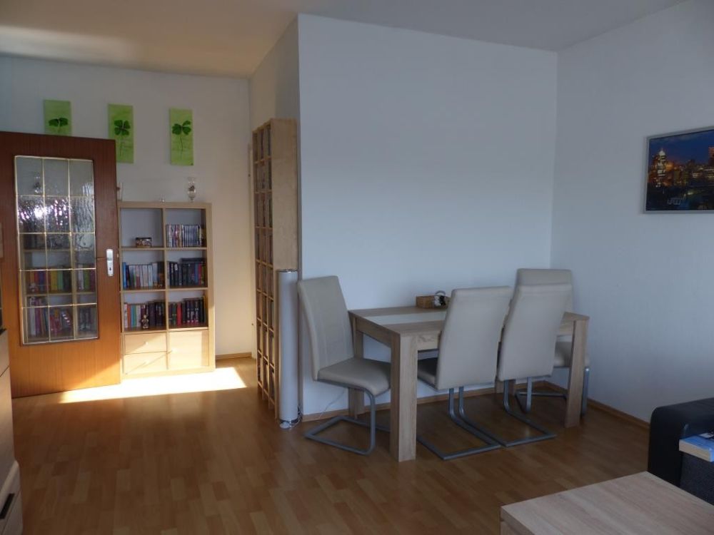 Schöne 2 Zimmer DG Wohnung in Henstedt-Ulzburg - Photo 2